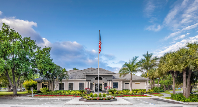 Iona Lakes Apartments - Fort Myers FL