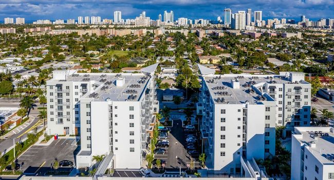 Art Square 48 Reviews Hallandale Beach Fl Apartments For Rent Apartmentratings C