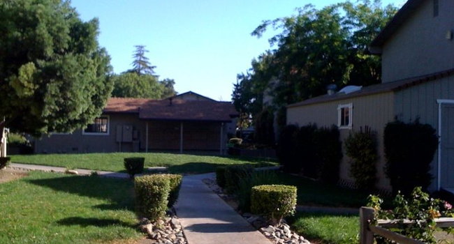 Shade Tree Village Apartments - Woodland CA