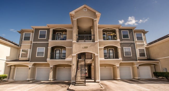 Reserve at Tranquility Lake - 317 Reviews | Pearland, TX Apartments for Rent | ApartmentRatings©