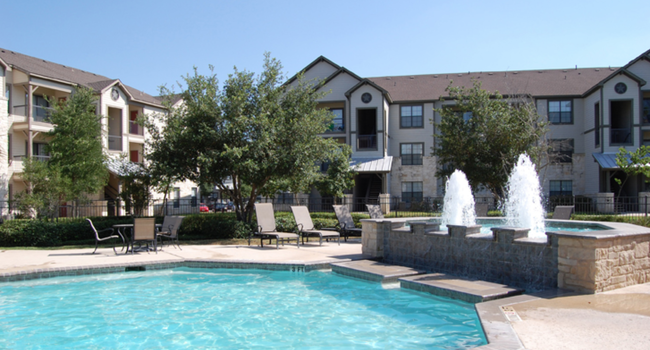 White Rock Apartment Homes - San Antonio TX