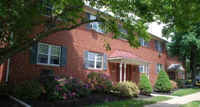 Spring Manor Apartments - Lancaster PA