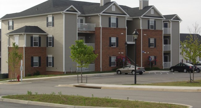 Sunchase at Longwood - 33 Reviews | Farmville, VA Apartments for Rent