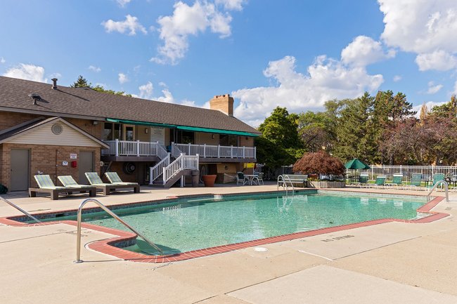 Village Green Of Southgate 92 Reviews Southgate Mi