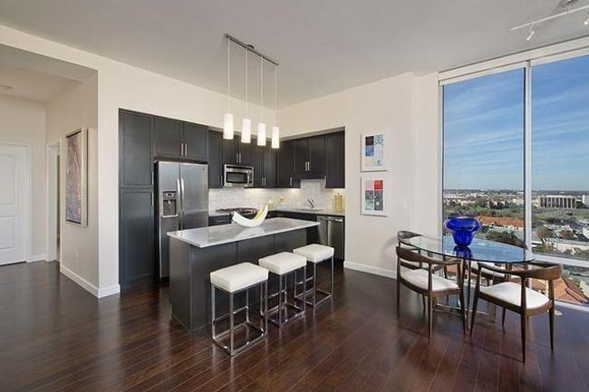 The Sovereign at Regent Square - 43 Reviews | Houston, TX Apartments