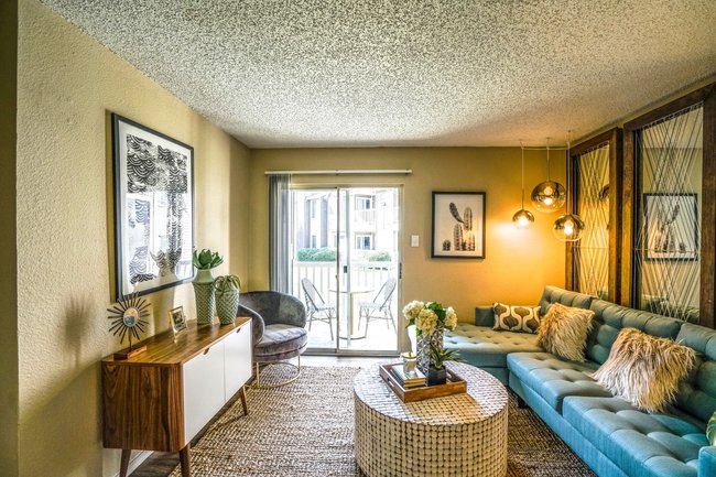 Twenty 15 Apartments - 91 Reviews | Austin, TX Apartments for Rent