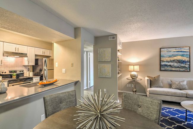 Sutton Place Apartments - 195 Reviews | Dallas, TX Apartments for Rent