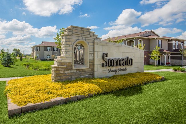 Sorrento at Deer Creek - 55 Reviews | Overland Park, KS Apartments for