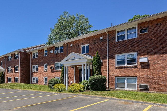 Cliffside Apartments - 142 Reviews | Sunderland, MA Apartments for Rent