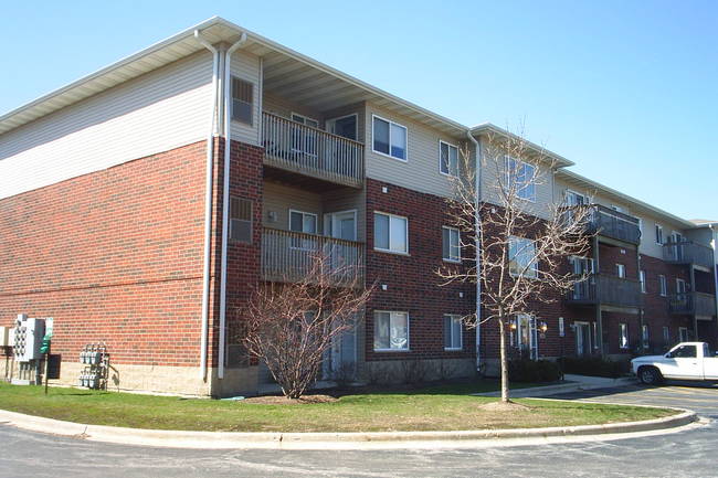 Simple Apartments For Rent In Green Oaks Il for Large Space