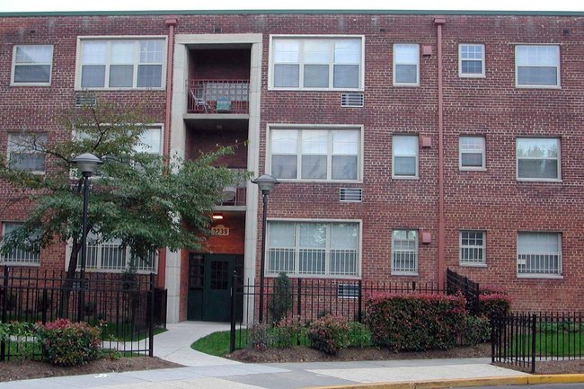 Woodberry Village 11 Reviews Washington Dc Apartments For Rent Manager Uploaded Photo Of Woodberry Village In Washington Dc